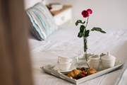 Romantic breakfast in bed anyone?