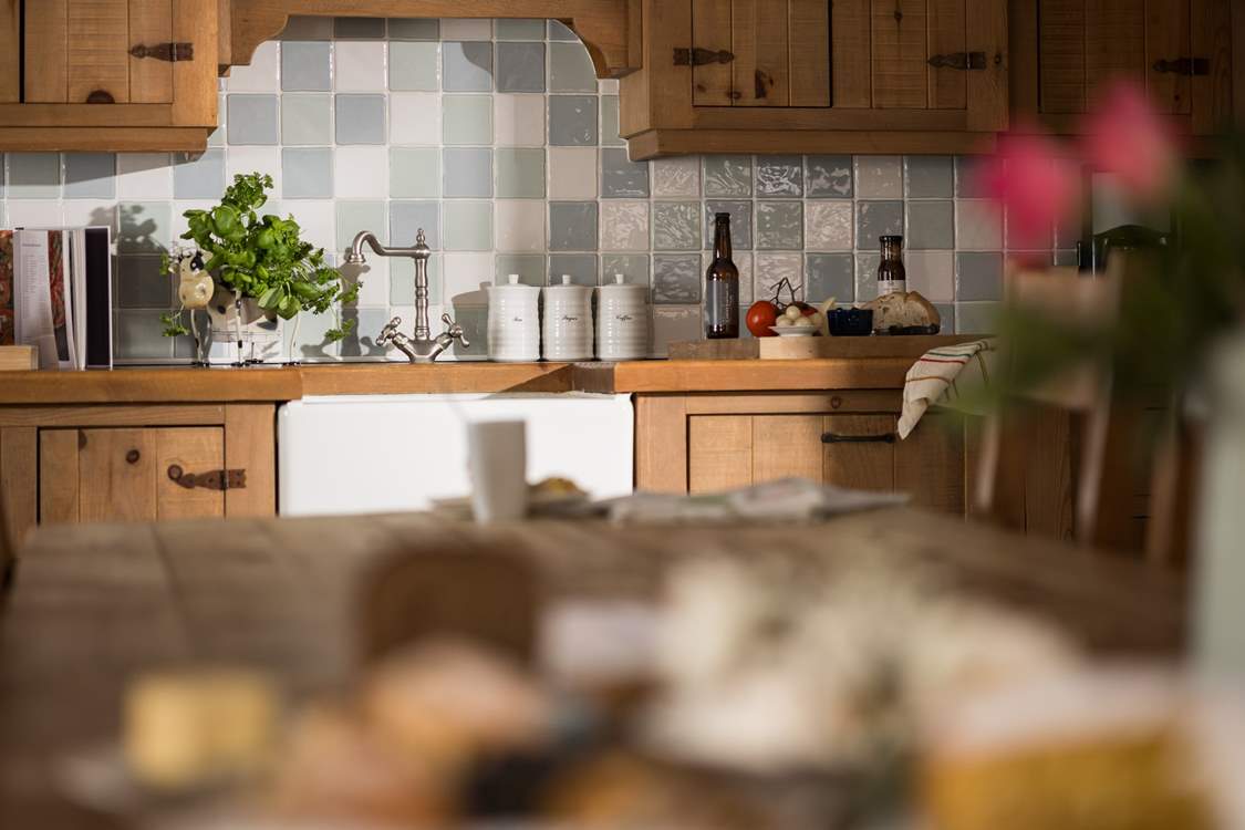 The large kitchen is perfect for cooks and foodies.