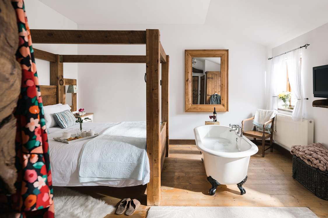 Lie in bed or in the bath and watch TV, it's your choice!