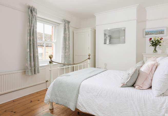 Sink back in to the super comfy bed.