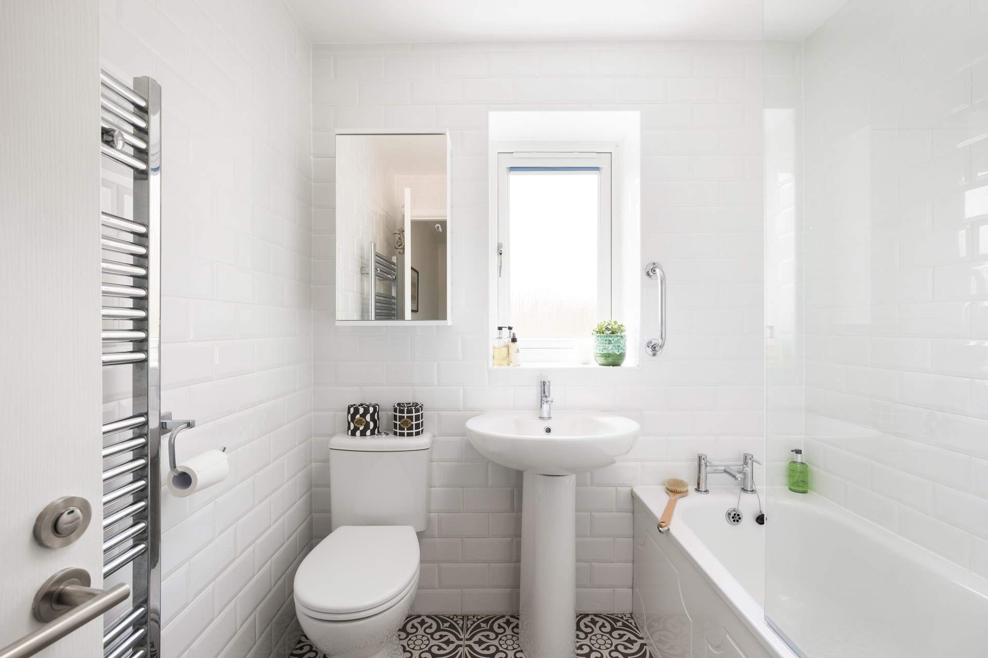 A long, hot soak or a refreshing shower? It's up to you. 