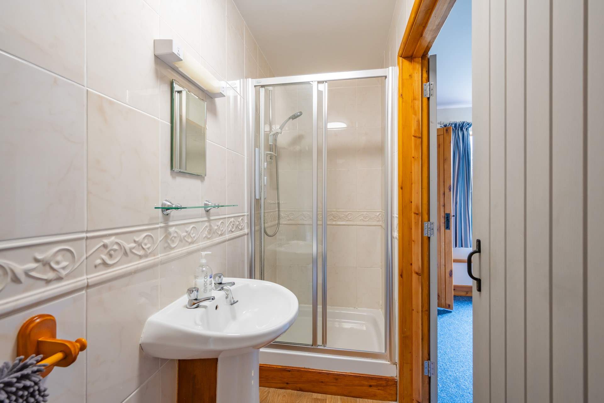 The en- suite to the main bedroom.