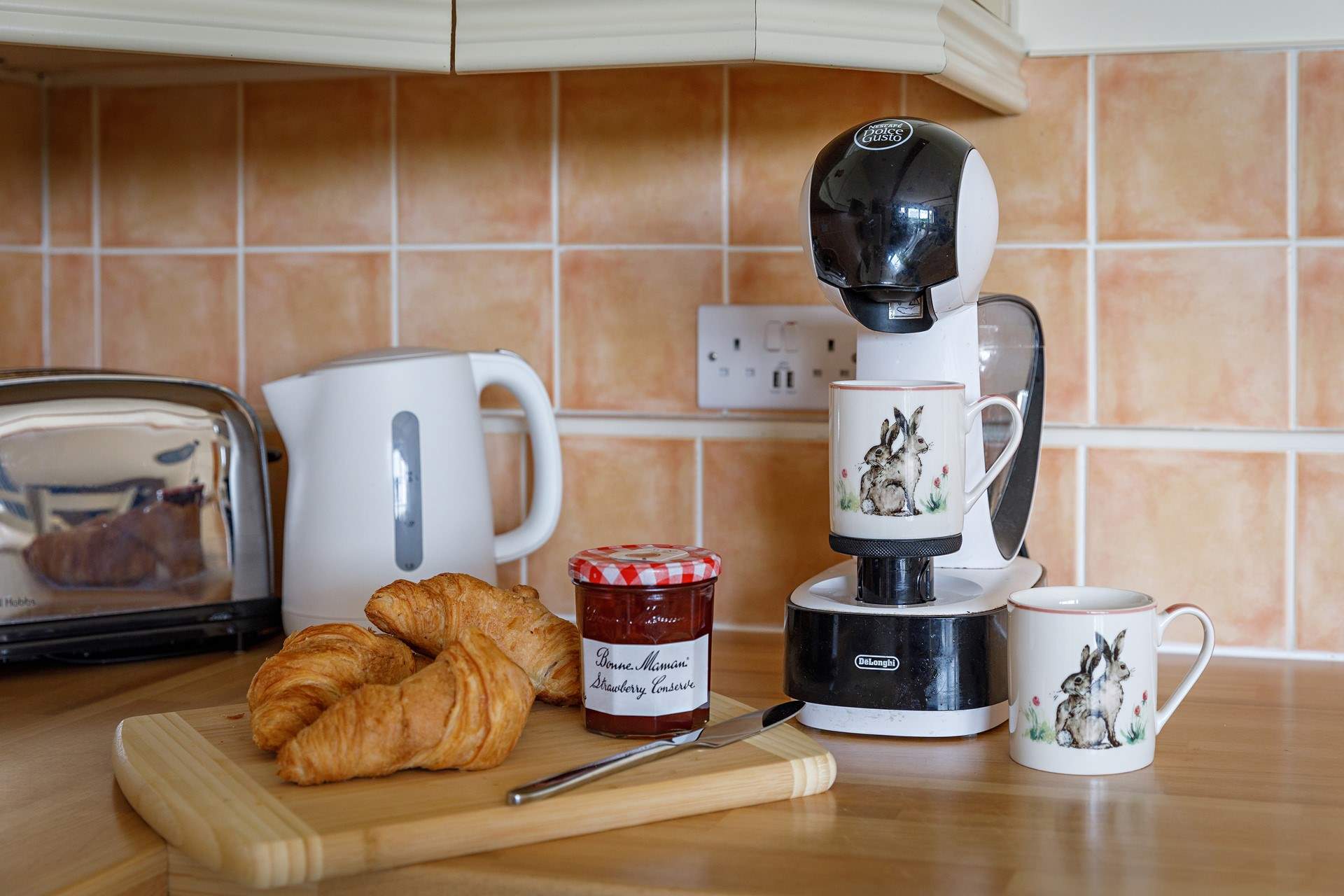 This is a great area to spot the dancing hares living in the countryside nearby.