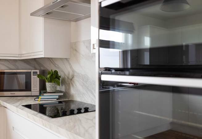 Enjoy all the modern amenities of this Hebridean kitchen. 