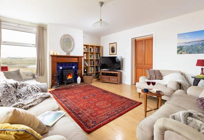 Cosy sitting-room, perfect in any season.