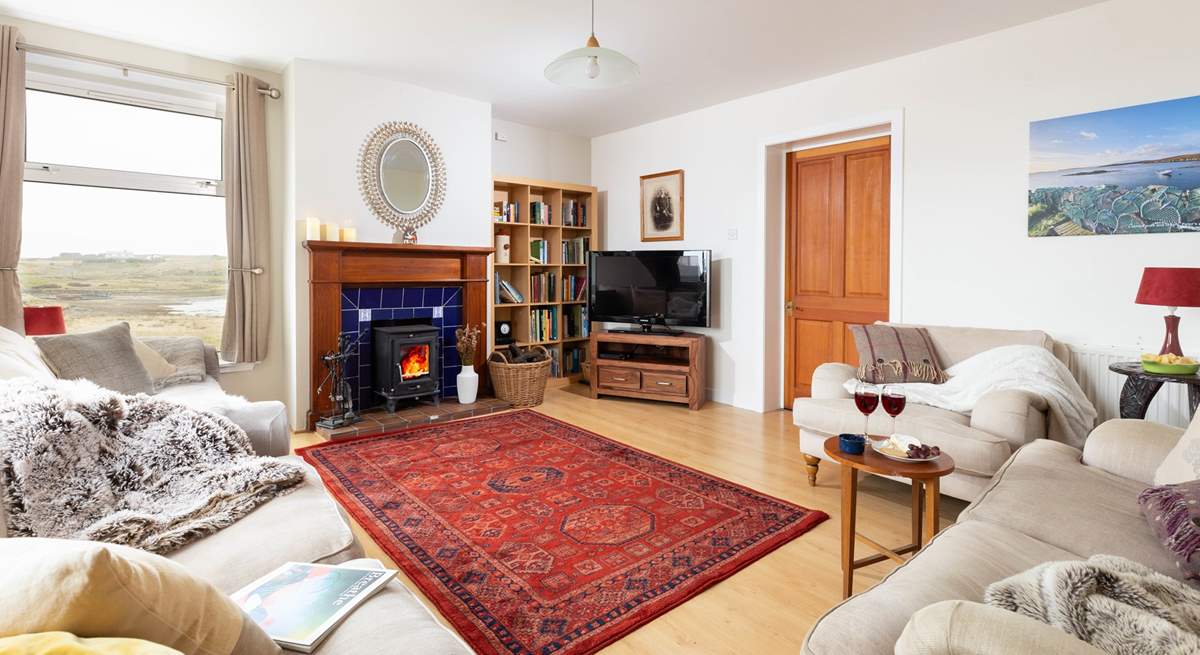 Cosy sitting-room, perfect in any season.