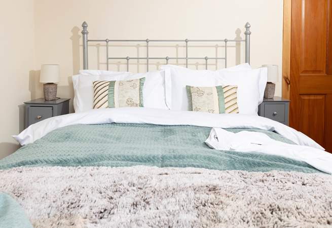 Elegant double bedroom.