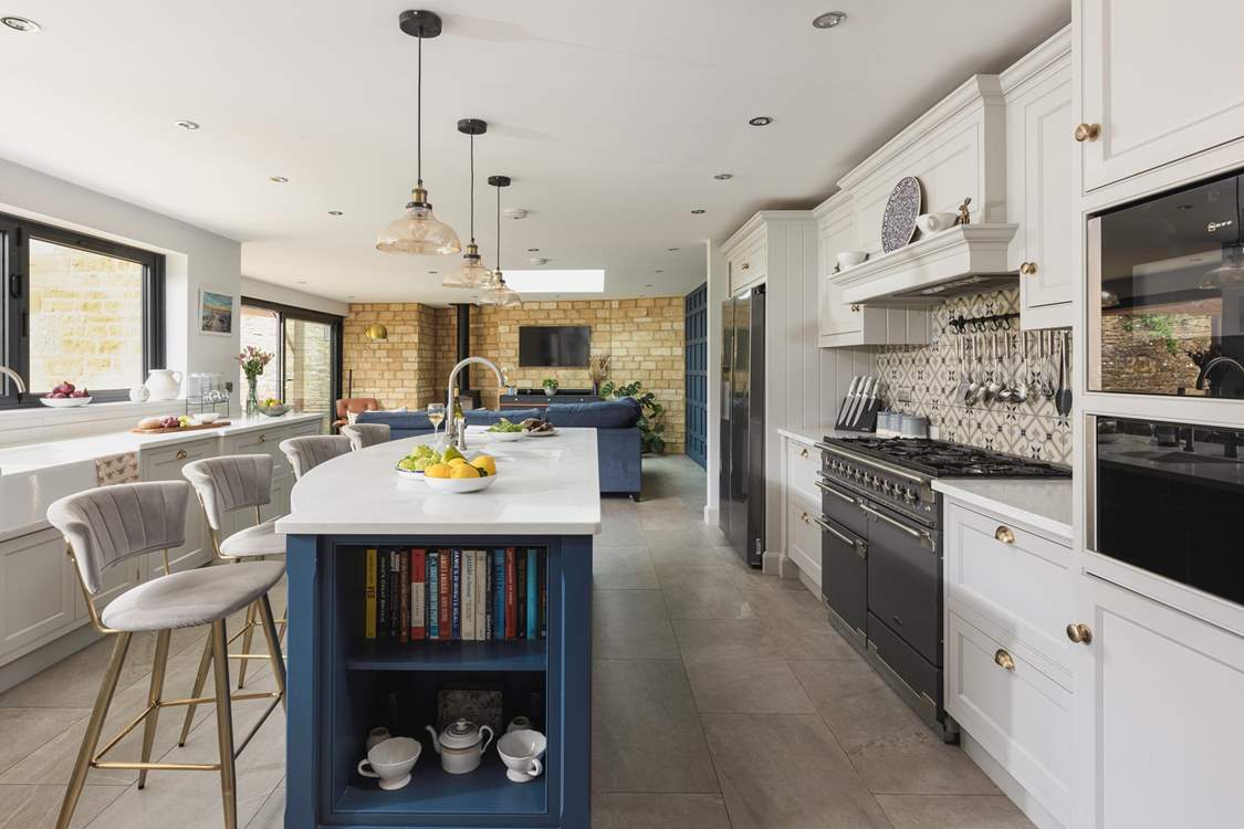 This really is a chef's delight and is fully equipped to cater for all you culinary needs.