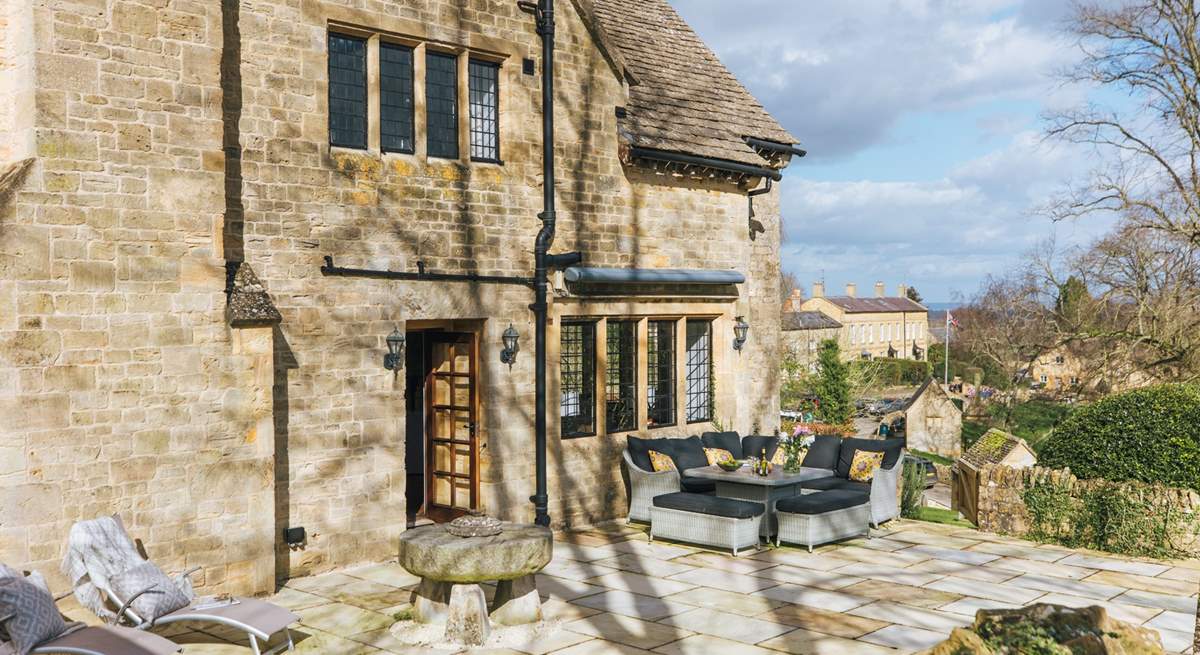 Enjoy the golden hues of tradition Cotswold stone.