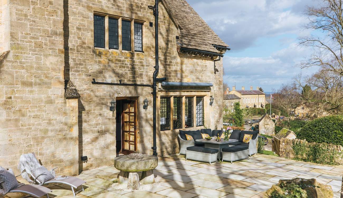 Enjoy the golden hues of tradition Cotswold stone.