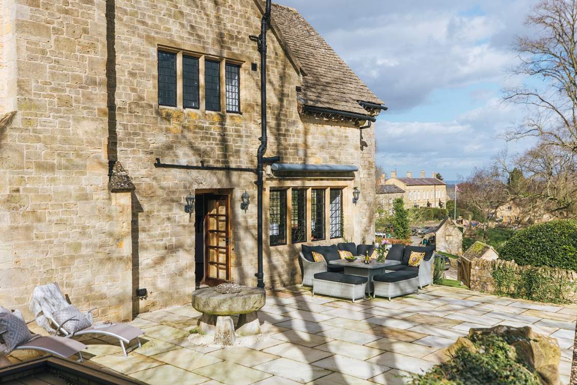 Enjoy the golden hues of tradition Cotswold stone.