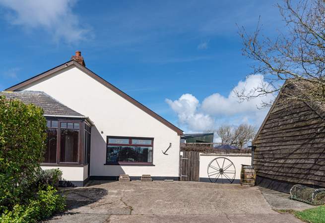 Jump into the hot tub or the nearby sea. St Brides Cottage has it all. 
