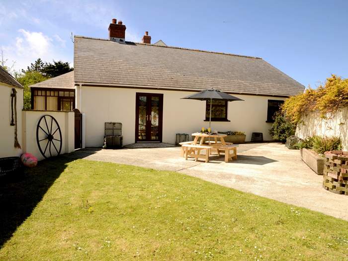 St Brides Cottage, Sleeps 4 in Dale