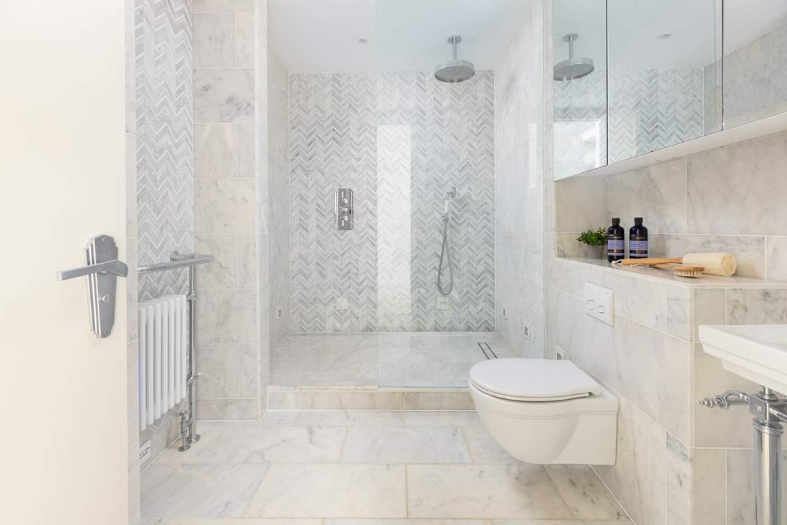 The main shower-room requires no words!