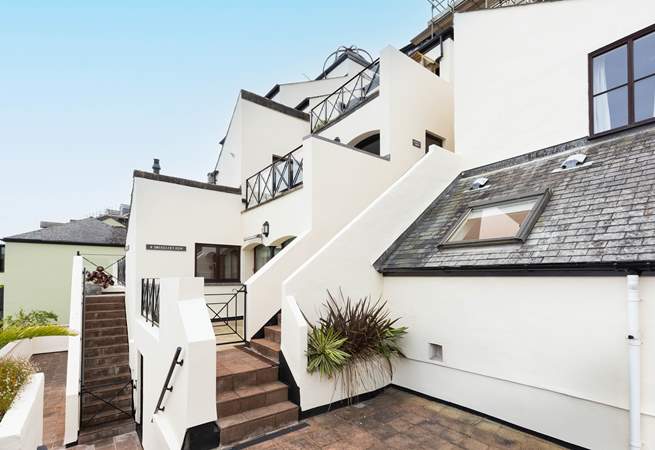 Aggetts Dawn is the middle property - it has fantastic views from this elevated position. 