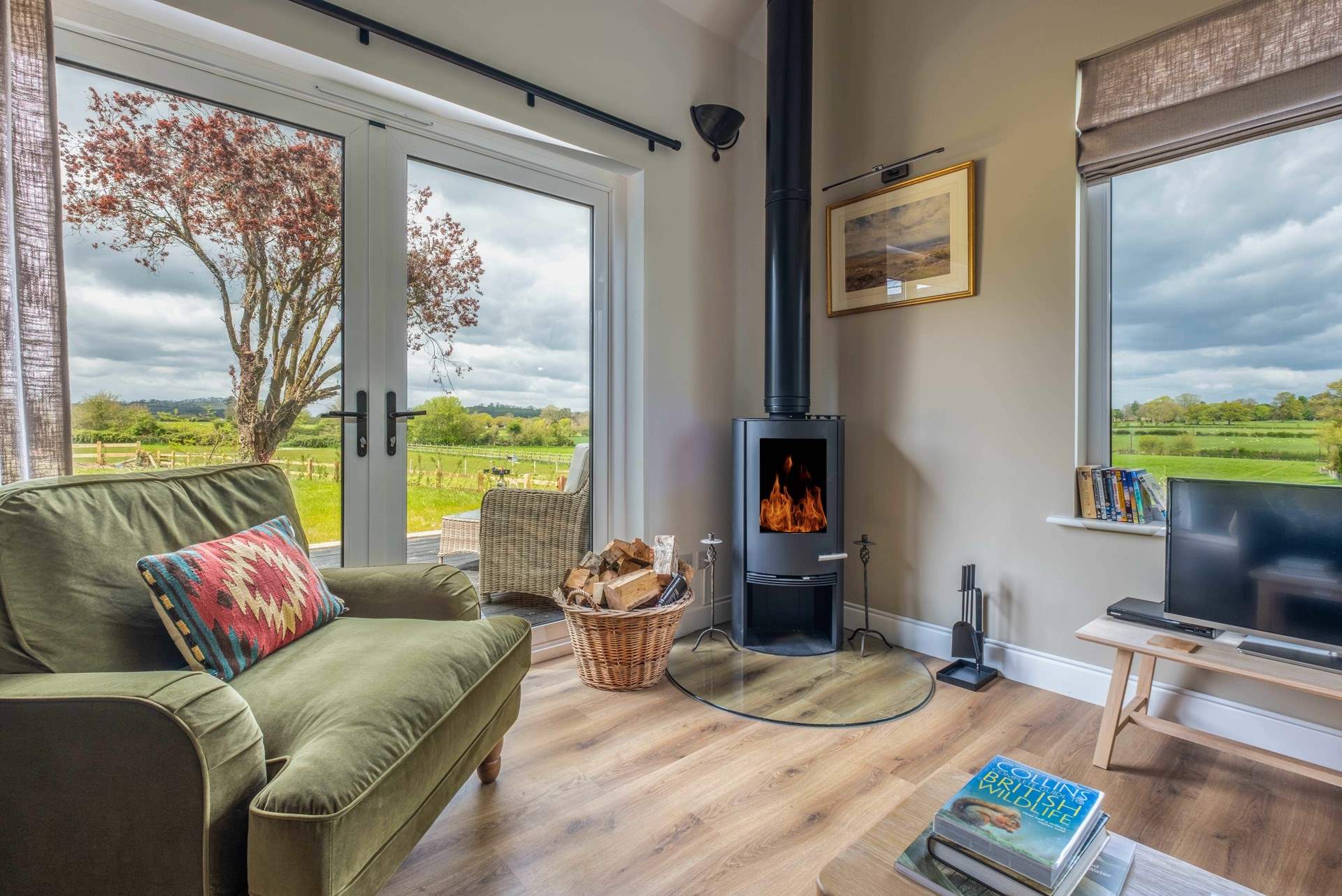 Enjoy the cosy wood-burner.