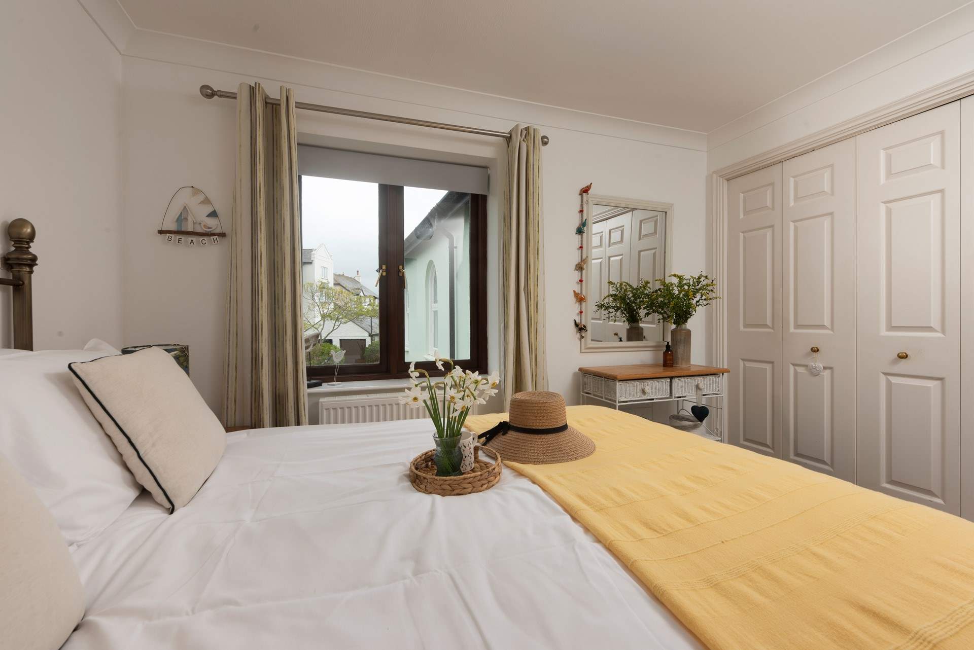 There is so much storage for all your holiday clobber. 