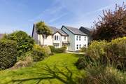 Enjoy the beautiful communal gardens at The Anchor.