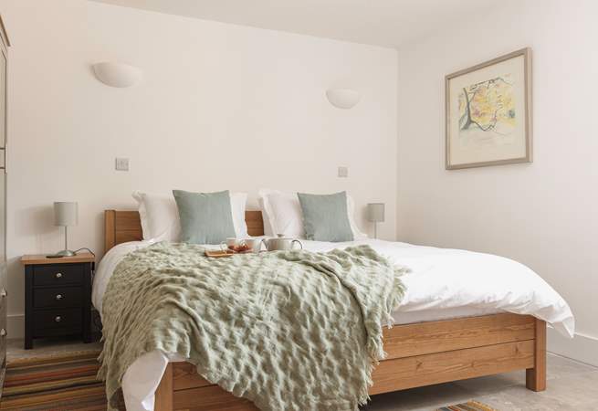 Now that is a comfortable looking bed, you may not want to leave!