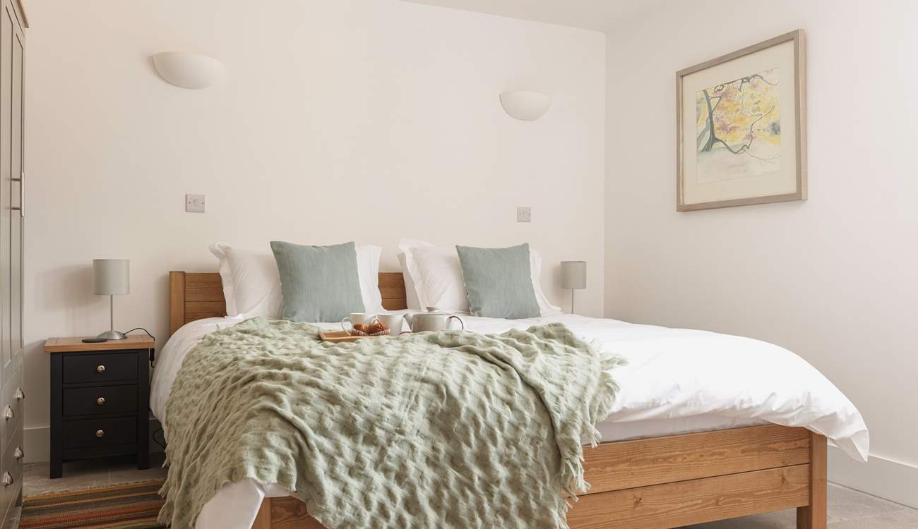 Now that is a comfortable looking bed, you may not want to leave!