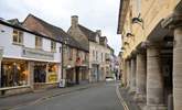 Enjoy a spot of retail therapy in Tetbury. - Thumbnail Image