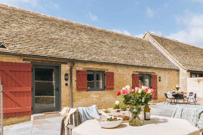 Weighbridge End is a 1 bedroom, dog friendly self catering cottage near Chippenham.