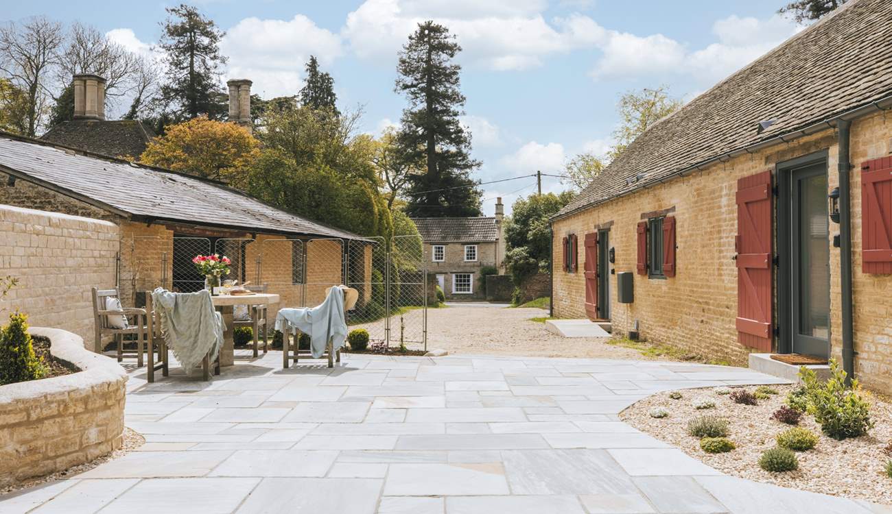 Looking back towards the parking area and the quiet lane beyond.