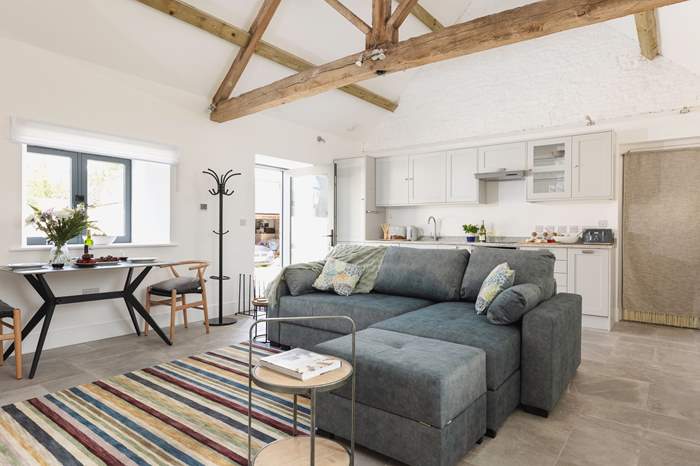 Stable End is a 1 bedroom, dog friendly self catering cottage near Chippenham.