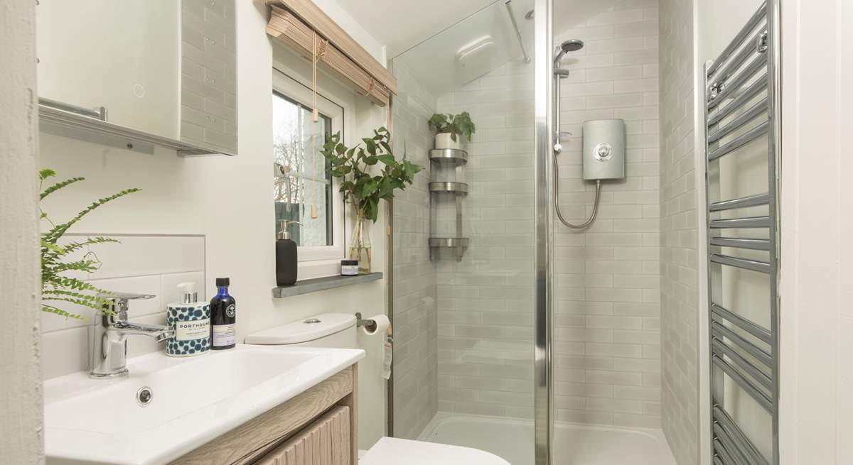 Poet's Demise has a super stylish shower-room, perfect to set you up for the day or rinsing off sandy bodies after a day at the beach.