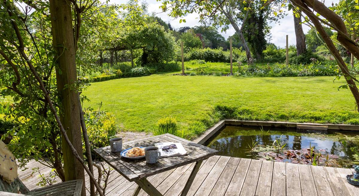 There is a pond in the garden, please take care with children.