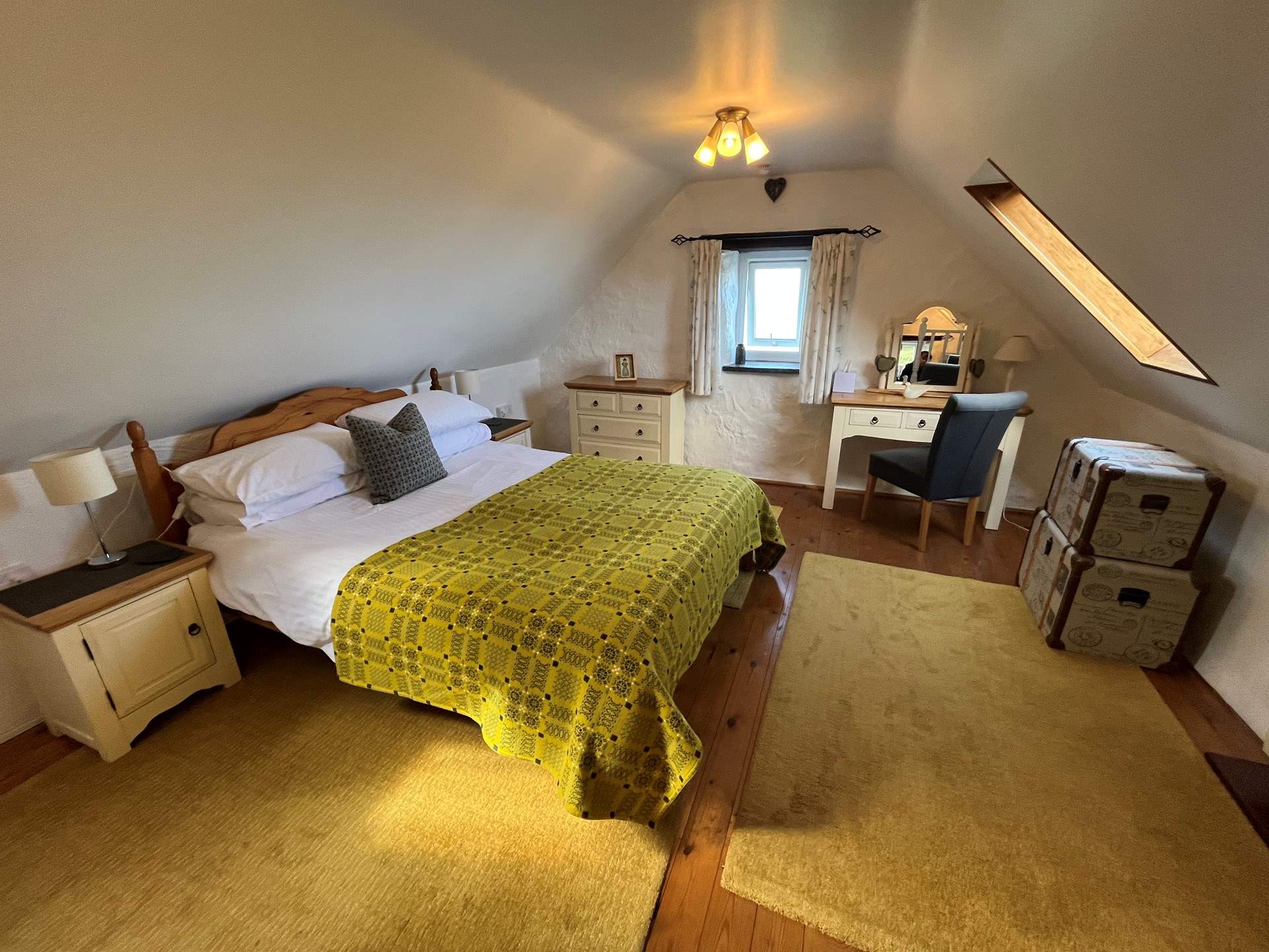 Climb the stairs and fall asleep to the sound of the sea. 