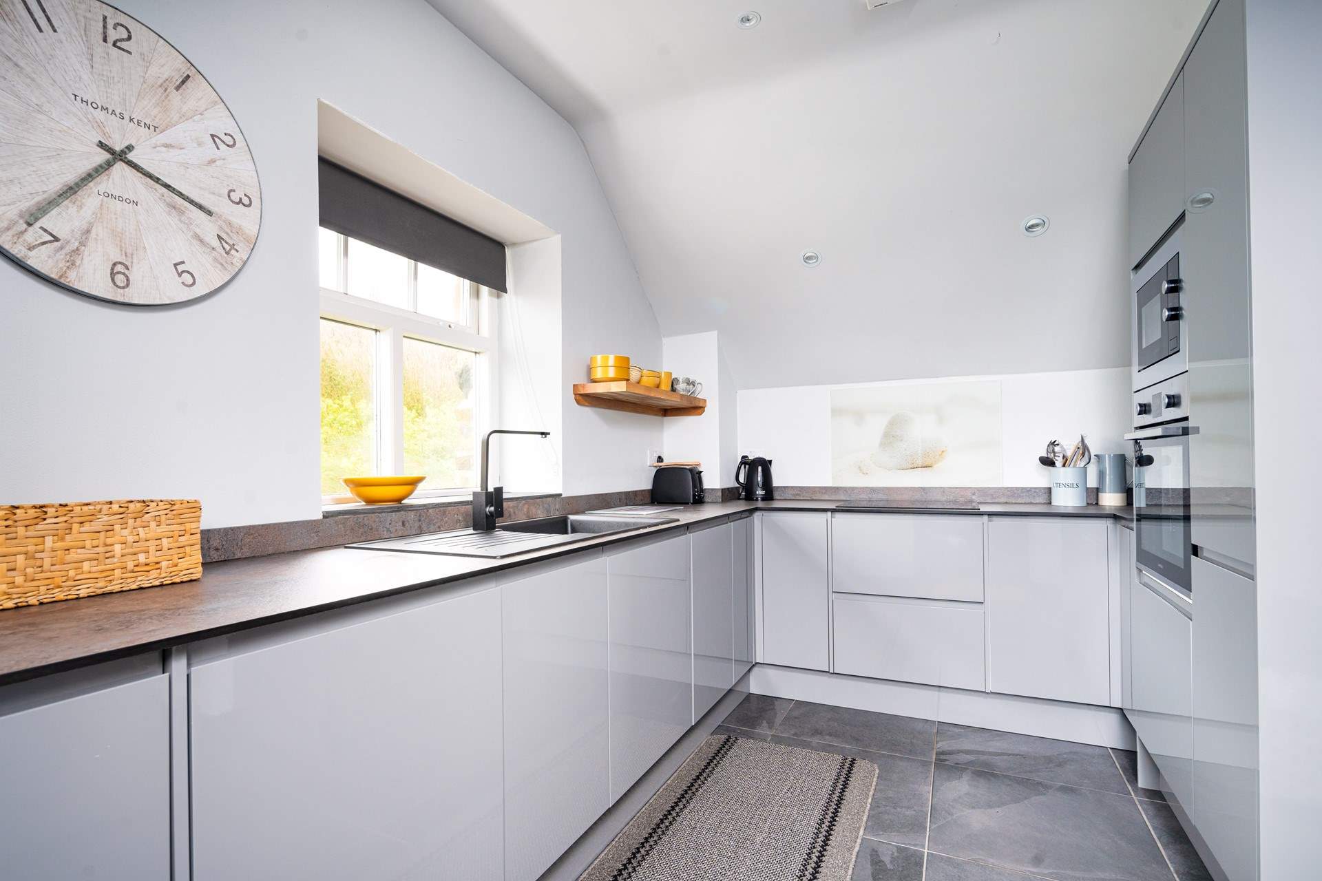 Endless elegance throughout. The chef will be in their element. 