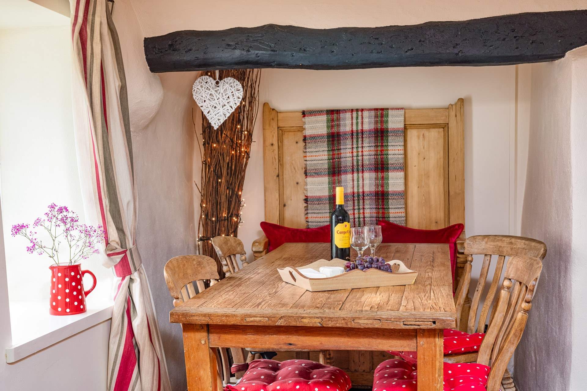 A wealth of traditional features combined with luxurious contemporary comforts.