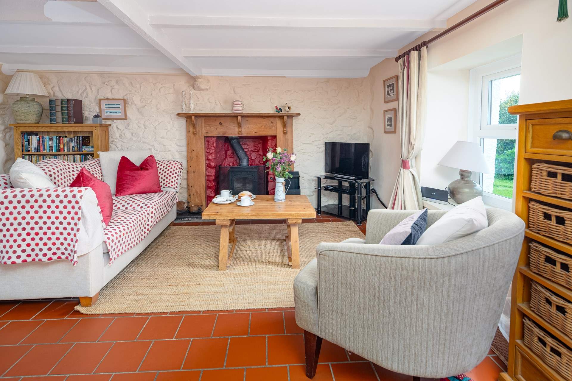 A perfect Welsh retreat with the dramatic Strumble Head coastline very nearby. 