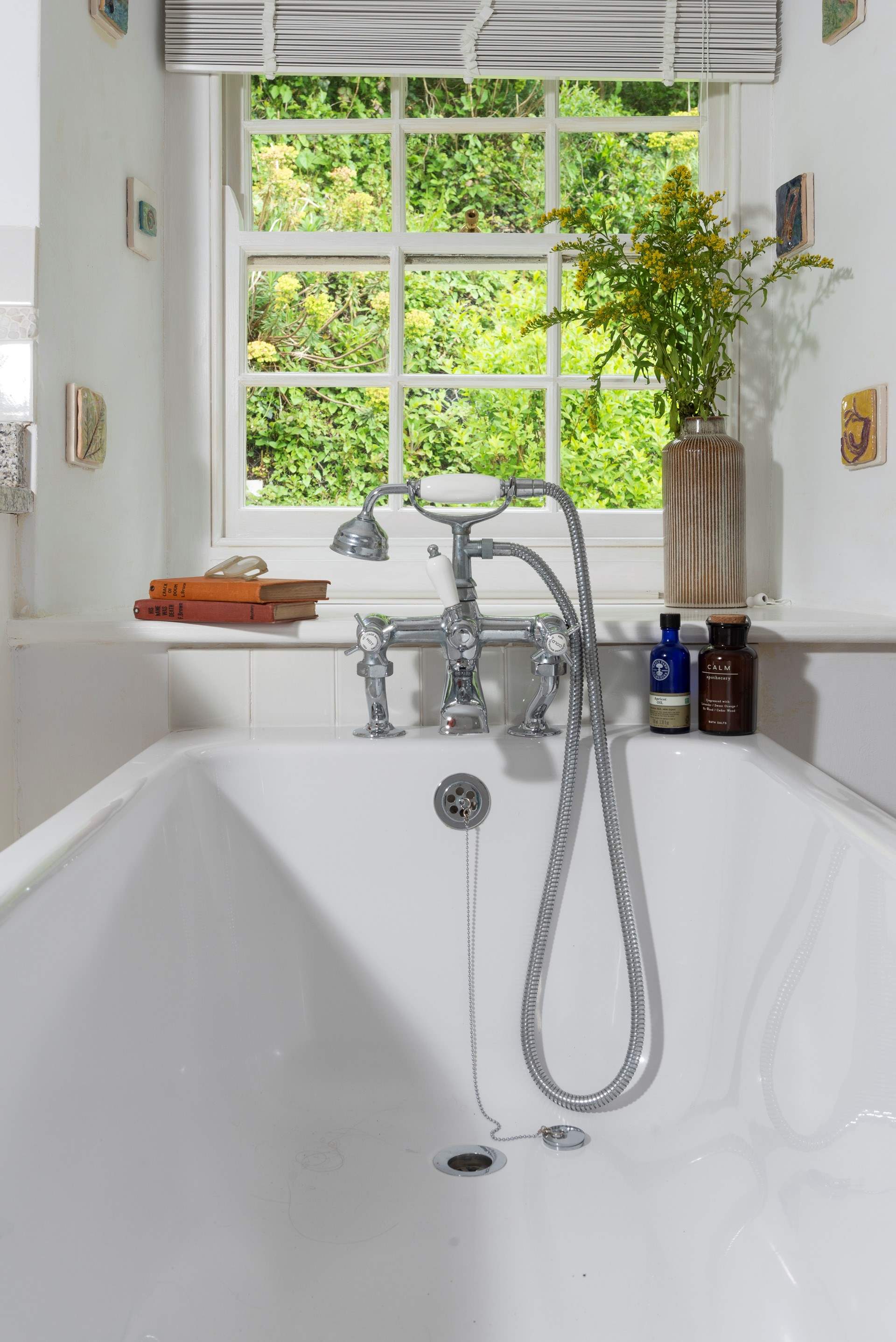 Enjoy long relaxing soaks in the tub. 