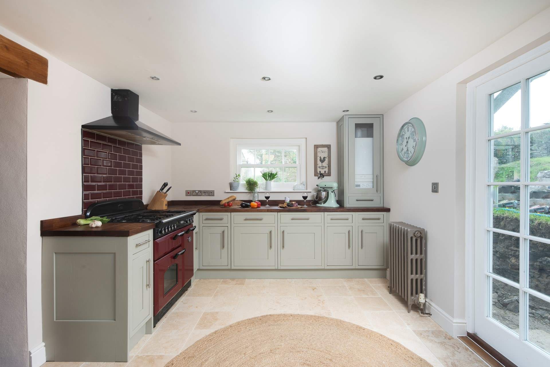 Complete with Rangemaster cooker.