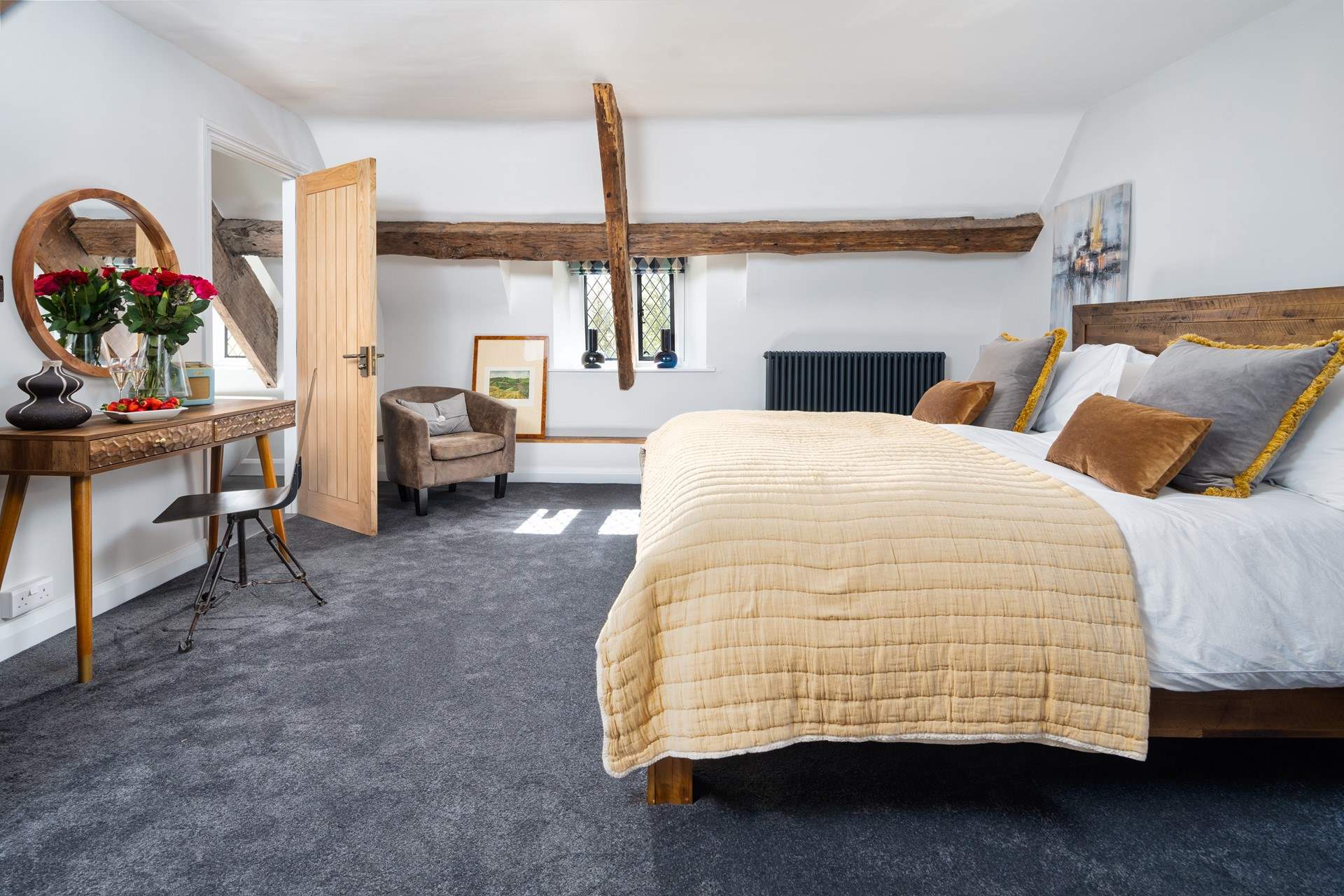 Sweet dreams in the luxurious super-king bed. 