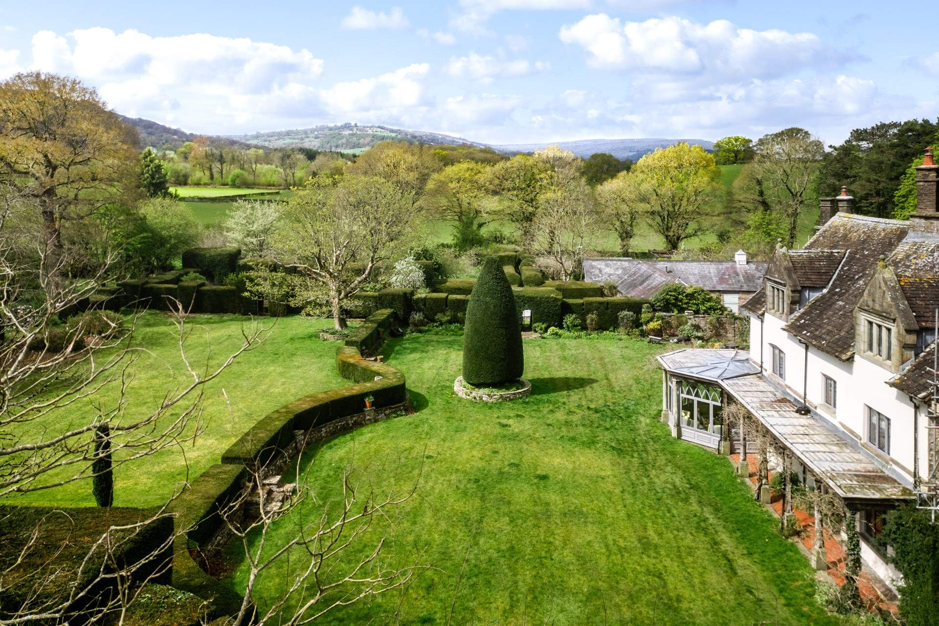 An iidyllic setting in a spellbinding area near Abergavenny and the Brecon Beacons. Cardiff isn't too far away. 