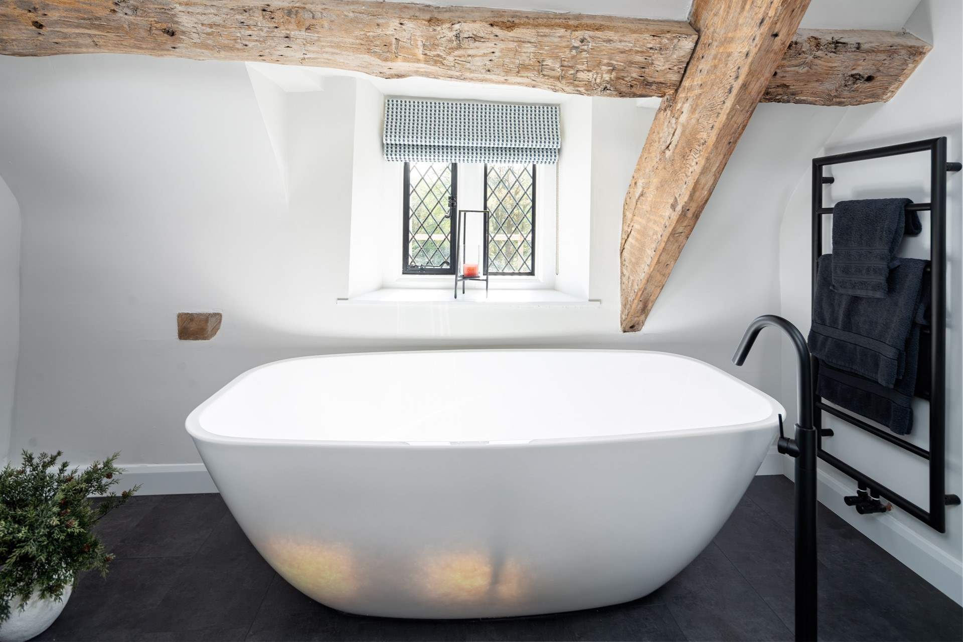 Relax in the deep tub. 