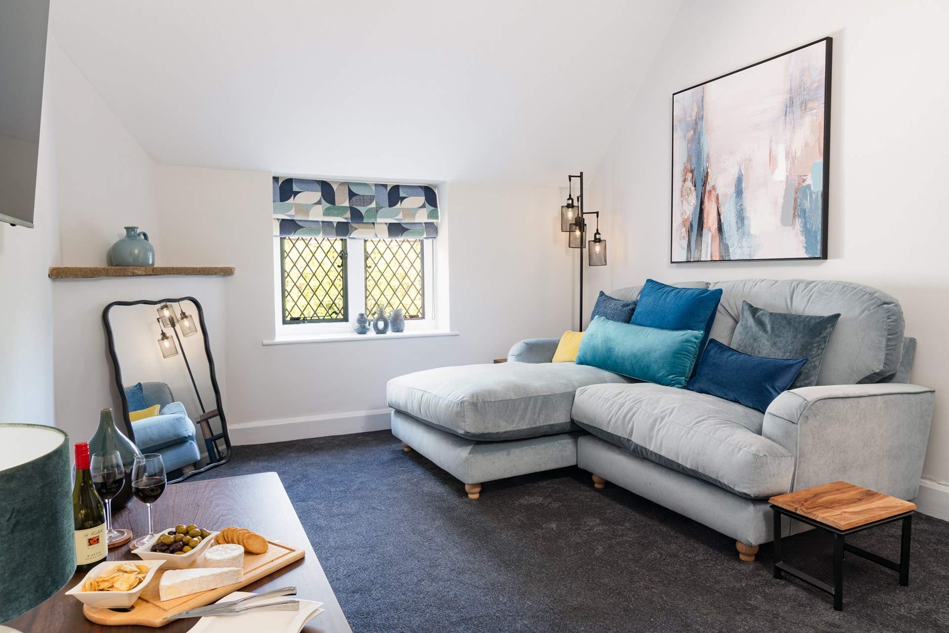 Calming hues in the peaceful sitting-room. 