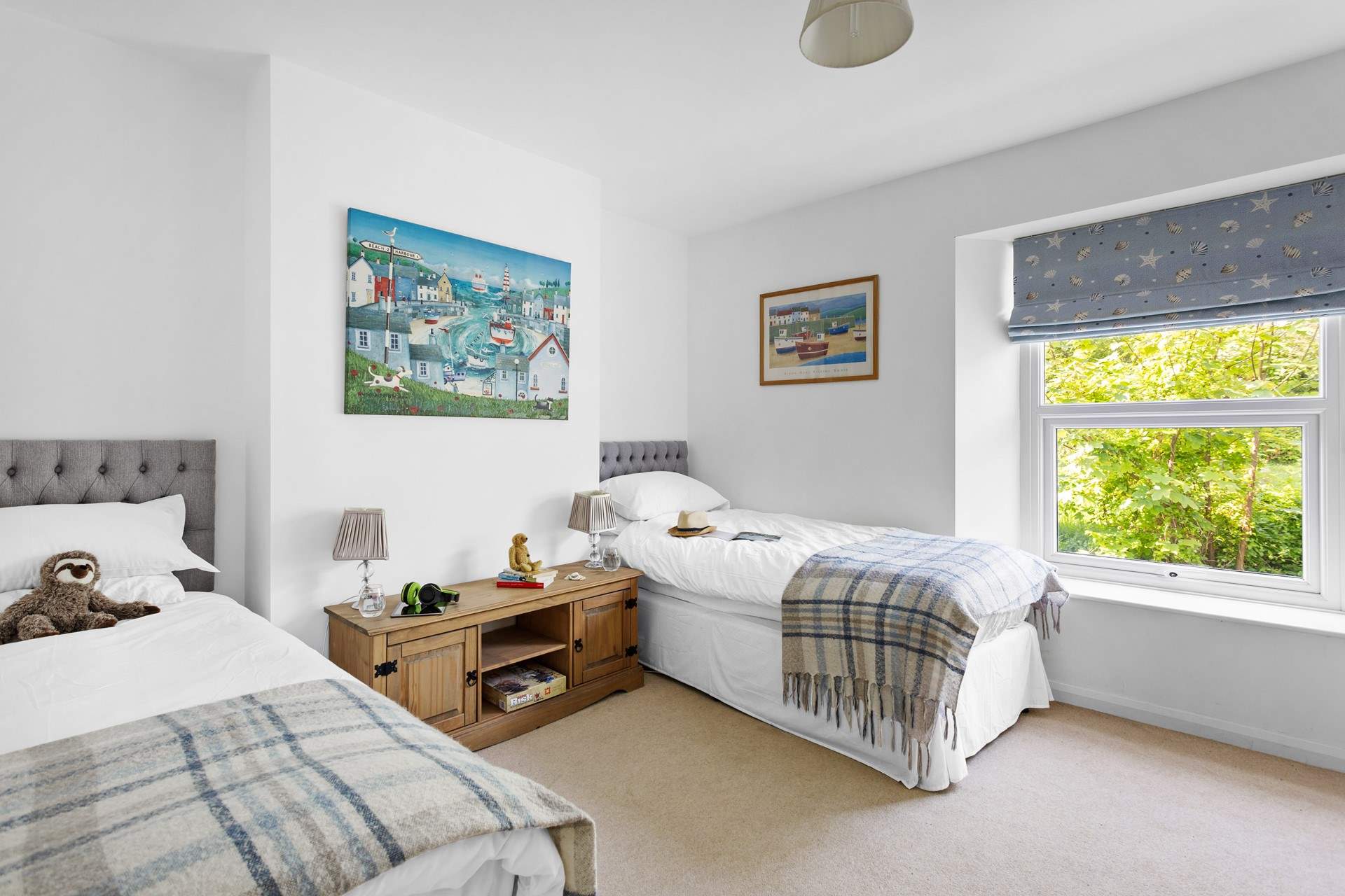 The lovely twin bedroom.