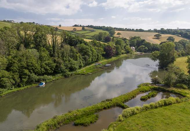 With direct access to the creek, bring your kayaks and paddleboards and have some fun, messing about on the water.