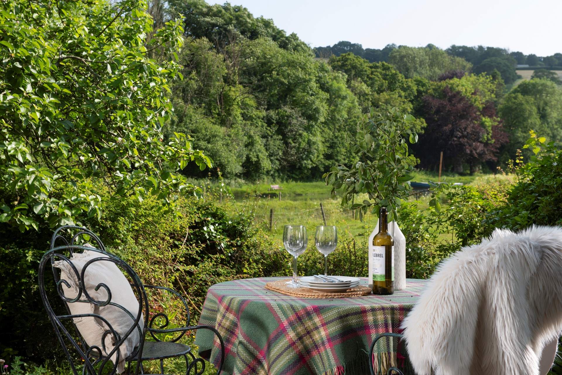 Meals al fresco style are a must at Tidal Waters.