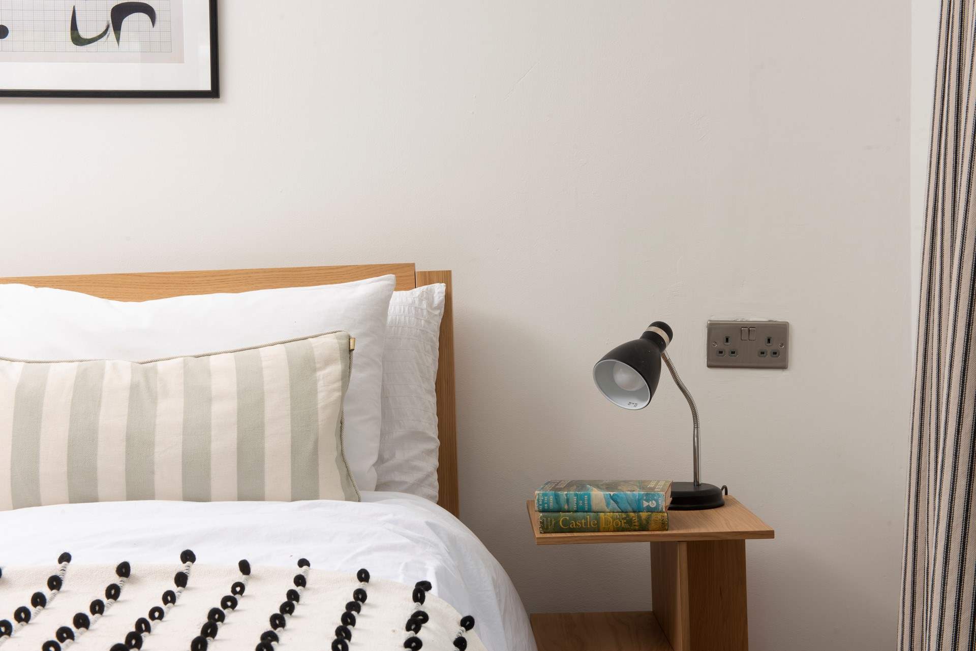 Lose yourself in the pages of a good book when at this rural retreat.