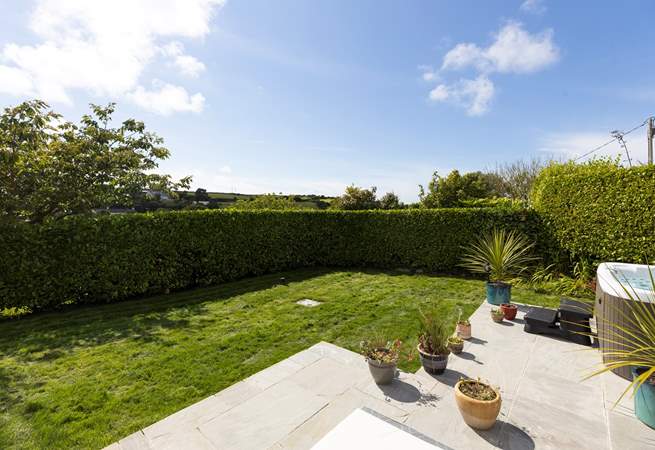 The lawn is a great spot for kids and dogs to have a run around - please be mindful of the drop from the patio to the lawn. 