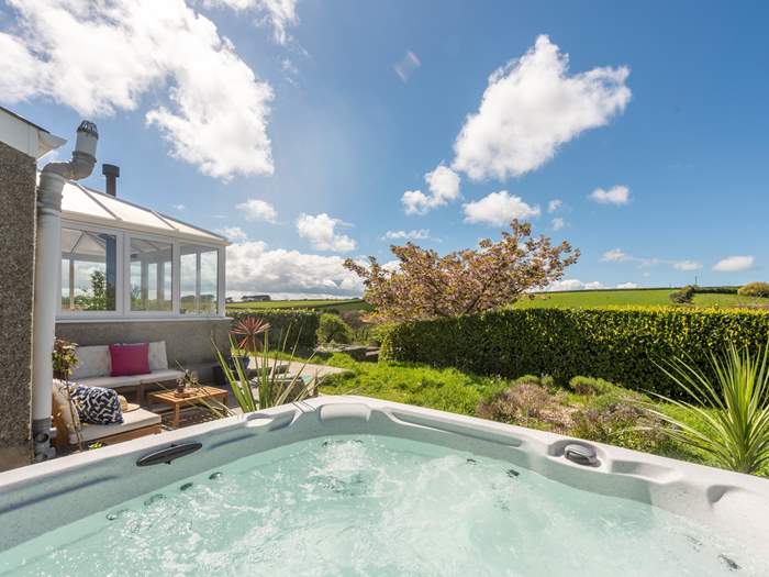 Valley View, Sleeps 4 in Newquay