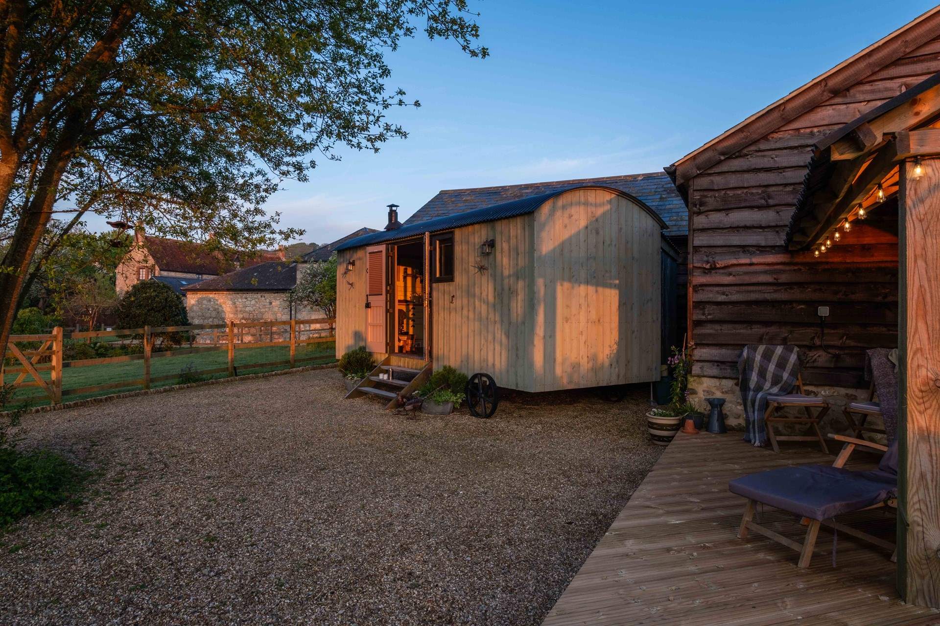 The hut is nestled on a quintessential farm where there are two other holiday lets and the owner's home. Please note that the retreat is tucked away ensuring plenty of privacy. 