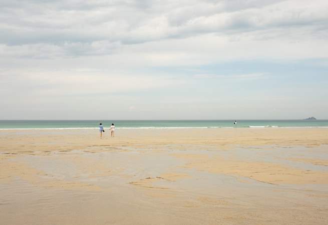 And sweeping golden sand.