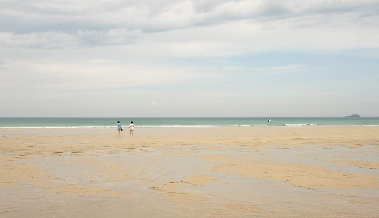 And sweeping golden sand.