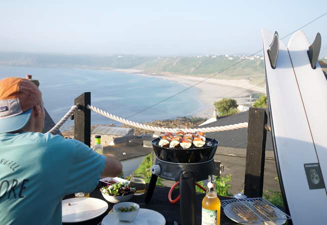 Cook alfresco on the gas barbecue. 